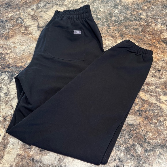 Women’s Figs Sierra joggers - Picture 7 of 7